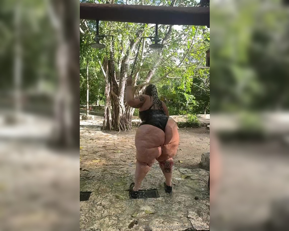 Princess Pear aka princessspear Findom - 10-24-2023 OnlyFans Video - Slow mo ass shaking