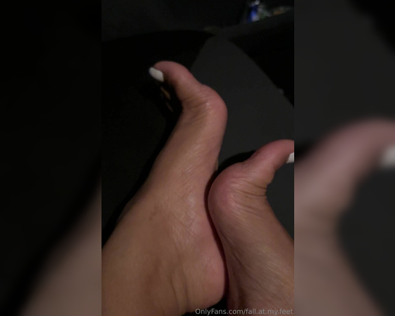 FeetAngel aka fallatmyfeet Foot Fetish - 12-28-2023 OnlyFans Video - Morning car soles