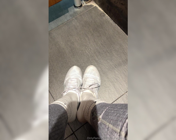 FeetAngel aka fallatmyfeet Foot Fetish - 01-05-2024 OnlyFans Video - Another sweaty gym session  who wants to buy these sweaty socks