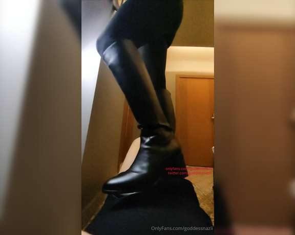 Goddess Nazli aka goddessnazli Femdom - 05-04-2024 OnlyFans Video - YENİ ALDIĞIM ÇİZMELERİMİ KÖLEMİN ÜSTÜNDE DENEDİM  Boots _ Trample