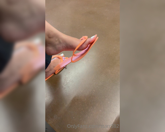 Veronica Soles aka starr382 Foot Fetish - 04-05-2023 OnlyFans Video - Freshly done white pedi teasing the foot boys at wal mart