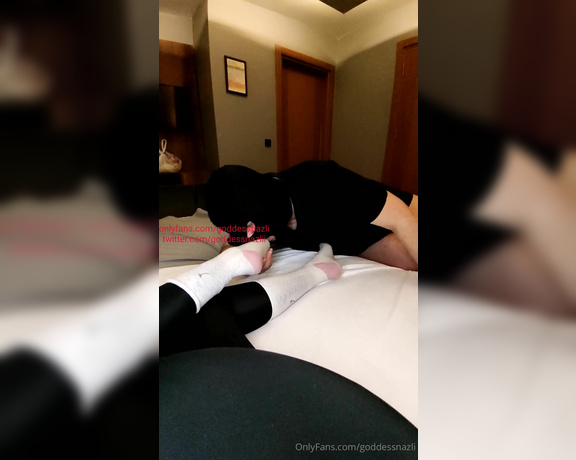 Goddess Nazli aka goddessnazli Femdom - 05-04-2024 OnlyFans Video - BEYAZ ÇORAPLARIMI KOKLATTIM, ÖPTÜRÜP, YALATTIM  White socks fetish