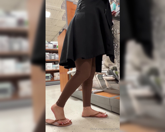 Veronica Soles aka starr382 Foot Fetish - 04-08-2024 OnlyFans Video - POV you see a cute girl with super cute feet shopping