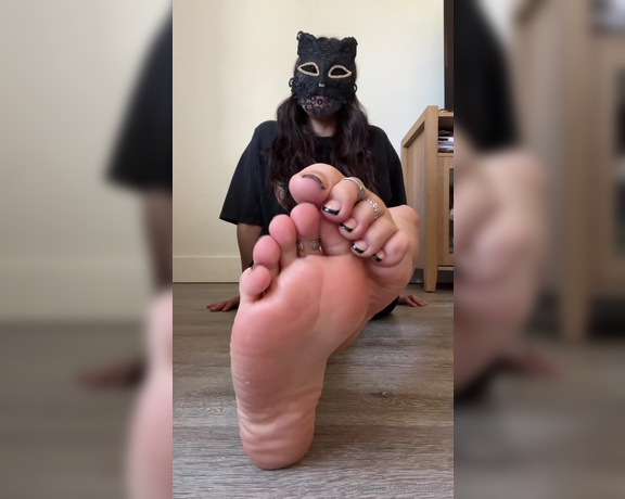 Veronica Soles aka starr382 Foot Fetish - 04-25-2024 OnlyFans Video - New pedi alert