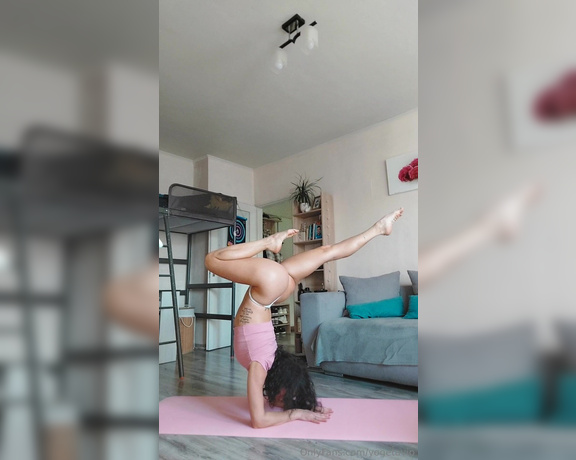 Yogeta aka yogetavip Foot Fetish - 01-19-2024 OnlyFans Video - My daily yoga