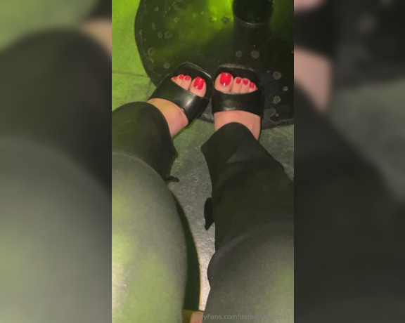 Da Foot Goddess aka dafootgoddess1 Foot Fetish - 02-28-2024 OnlyFans Video - ive been MIA on a family vacation the last couple of days, but im back