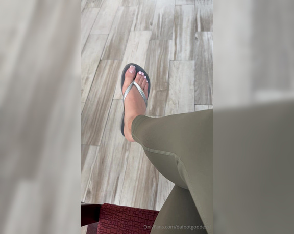 Da Foot Goddess aka dafootgoddess1 Foot Fetish - 05-20-2024 OnlyFans Video - last of this pedicure, truly was a great one  getting my new pedicure shortly, can