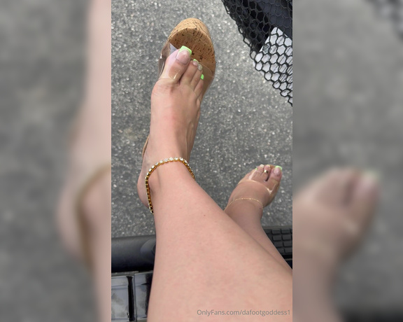 Da Foot Goddess aka dafootgoddess1 Foot Fetish - 06-03-2024 OnlyFans Video - Pulled up to the side of the road and filmed a public shoe dangle, while cars