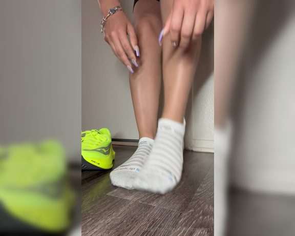 Da Foot Goddess aka dafootgoddess1 Foot Fetish - 09-01-2024 OnlyFans Video - you would literally never know I have pretty feet