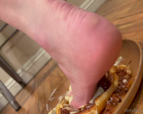 Fae Wilde aka faewilde Foot Fetish - 02-25-2023 OnlyFans Video - These yummy doughnuts looked better smashed all over my soles