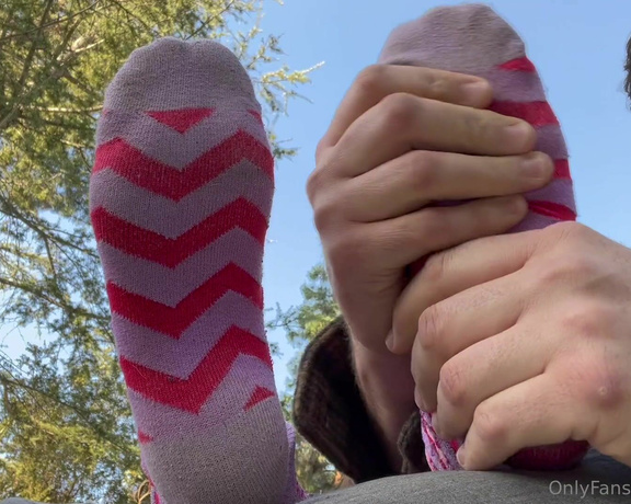 Fae Wilde aka faewilde Foot Fetish - 01-23-2023 OnlyFans Video - Amazing day at the park together Re_upload