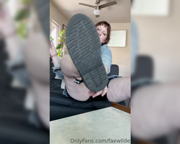 Fae Wilde aka faewilde Foot Fetish - 06-09-2023 OnlyFans Video - One of our little almost everyday traditions is to do the weed half way through the