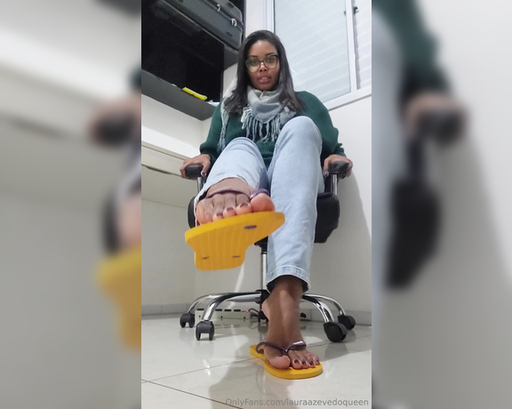 Laura Azevedo aka lauraazevedoqueen Foot Fetish - 07-31-2024 OnlyFans Video - Leaked lauraazevedoqueen 28666