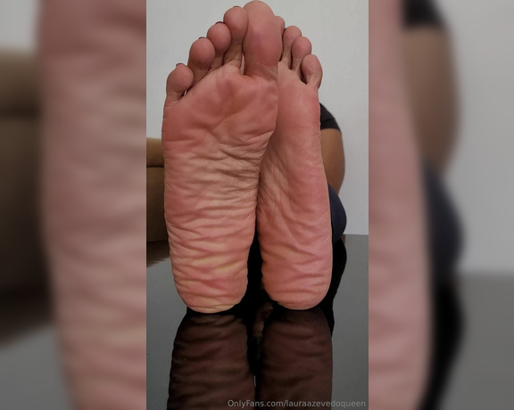 Laura Azevedo aka lauraazevedoqueen Foot Fetish - 09-04-2024 OnlyFans Video - Huge