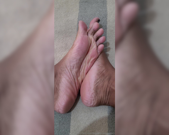 Laura Azevedo aka lauraazevedoqueen Foot Fetish - 07-19-2024 OnlyFans Video - Leaked lauraazevedoqueen 2966