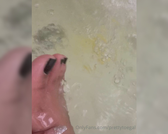 Lovewar aka itsnese Foot Fetish - 10-04-2020 OnlyFans Video - Video of My toes playing around with a bath bomb amp in the tub