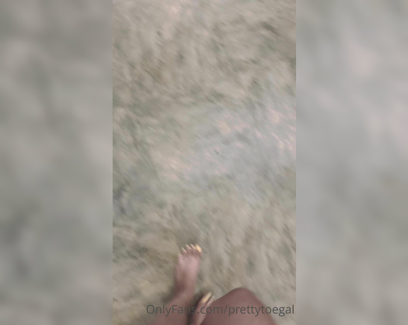 Lovewar aka itsnese Foot Fetish - 10-26-2021 OnlyFans Video - Walking into and through the store barefoot