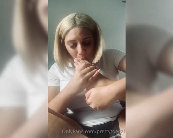 Lovewar aka itsnese Foot Fetish - 10-02-2020 OnlyFans Video - Self worship vid