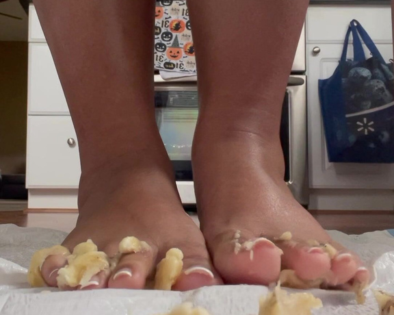 Lovewar aka itsnese Foot Fetish - 10-13-2022 OnlyFans Video - Hey munch, was this your lunch Lick it clean  Banana smashing vid and pics