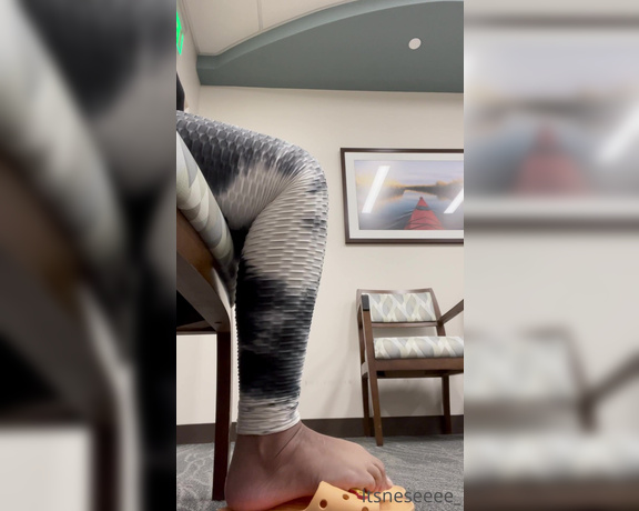 Lovewar aka itsnese Foot Fetish - 11-18-2021 OnlyFans Video - Caught A guy in the doctors office was sitting across from me staring at my feet