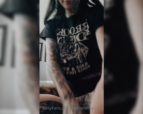 Michelle Masque aka michellemasque Findom - 03-04-2022 OnlyFans Video - Im free to create in the mornings again and dance around in my thong to records