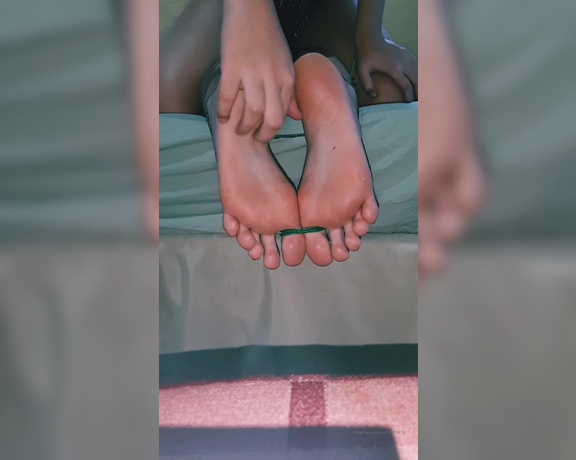 MissSexyFeet aka misssexyfeet2 Foot Fetish - 03-02-2020 OnlyFans Video - tickle, tickle n tickle