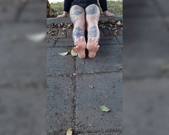 MissSexyFeet aka misssexyfeet2 Foot Fetish - 05-18-2020 OnlyFans Video - Maybe I need some help with my wet feet