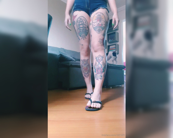 MissSexyFeet aka misssexyfeet2 Foot Fetish - 04-17-2020 OnlyFans Video - Flip flops fans where r u