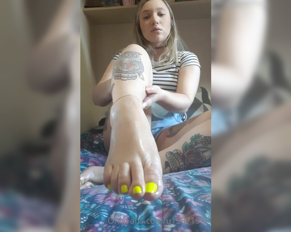 MissSexyFeet aka misssexyfeet2 Foot Fetish - 06-15-2020 OnlyFans Video - Slowly oil massage