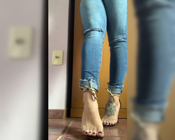 Pé da Alê aka pedaale Foot Fetish - 11-17-2021 OnlyFans Video - Exibição da Schutz mais amada  Your prefer shoes