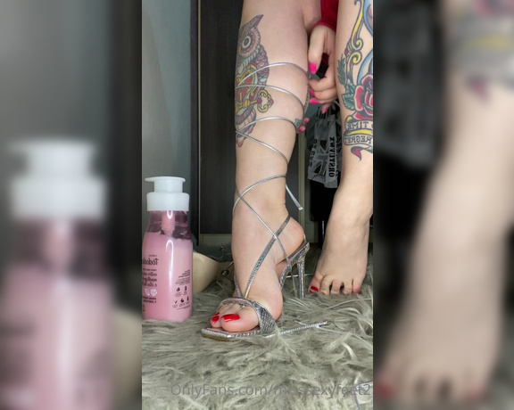 MissSexyFeet aka misssexyfeet2 Foot Fetish - 09-21-2022 OnlyFans Video - Taking off my iconic heels after a really nice party and some self care