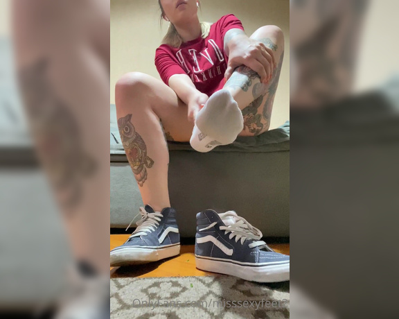 MissSexyFeet aka misssexyfeet2 Foot Fetish - 11-09-2022 OnlyFans Video - Do you like to smell my soles after a day at the gym