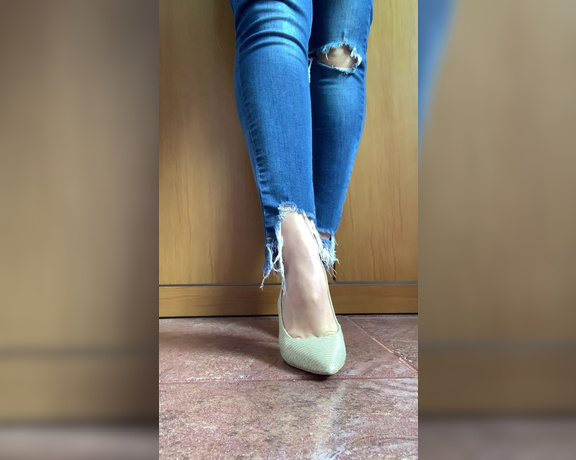 Pé da Alê aka pedaale Foot Fetish - 01-17-2022 OnlyFans Video - Exibição com esse salto que eu amo My favorite shoes baby