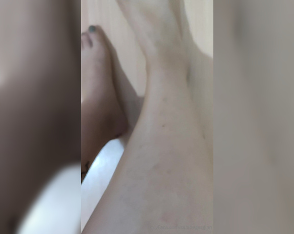 Sahibe Gezgin aka sahibegezginn Femdom - 09-08-2024 OnlyFans Video - I gave a gift to foot fetishes