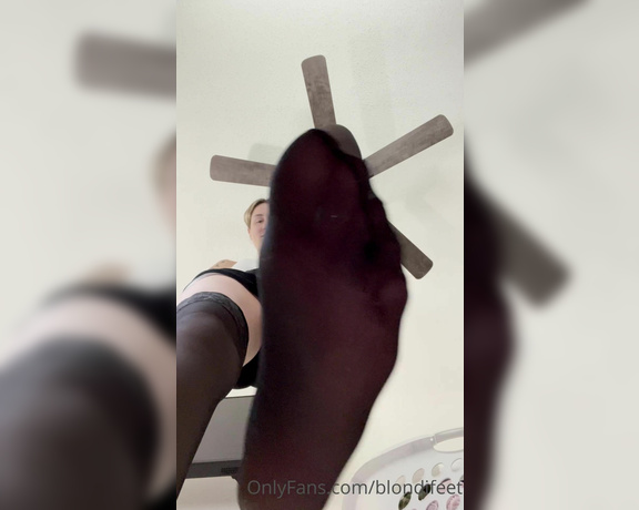 Blondifeet aka blondifeet Foot Fetish - 08-18-2021 OnlyFans Video - The BEST giantess