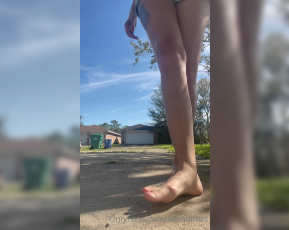 Blondifeet aka blondifeet Foot Fetish - 12-09-2021 OnlyFans Video - The sun light feels good on my Beautiful feet