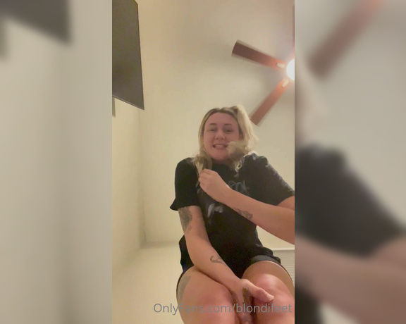 Blondifeet aka blondifeet Foot Fetish - 01-05-2022 OnlyFans Video - 2022 will be the Year of Blondi