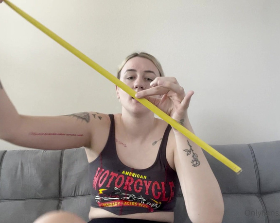 Blondifeet aka blondifeet Foot Fetish - 12-03-2022 OnlyFans Video - Watch me measure my feet and hands