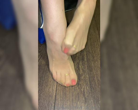 Inga_llery aka inga_llery Foot Fetish - 06-08-2023 OnlyFans Video - Good evening for nylons lovers