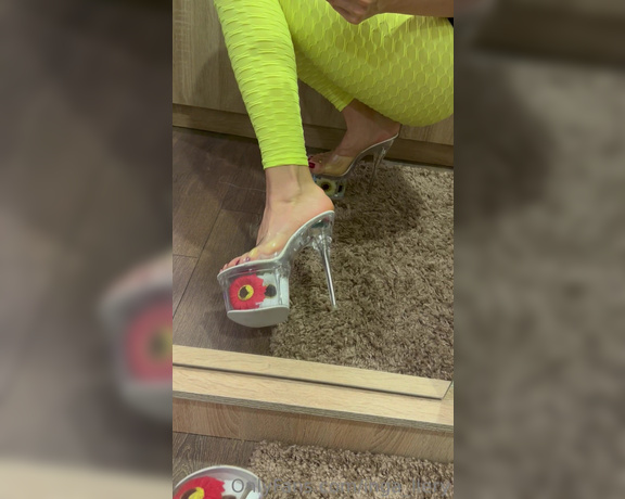 Inga_llery aka inga_llery Foot Fetish - 07-22-2023 OnlyFans Video - And the winner is Heels content  very nice custom video