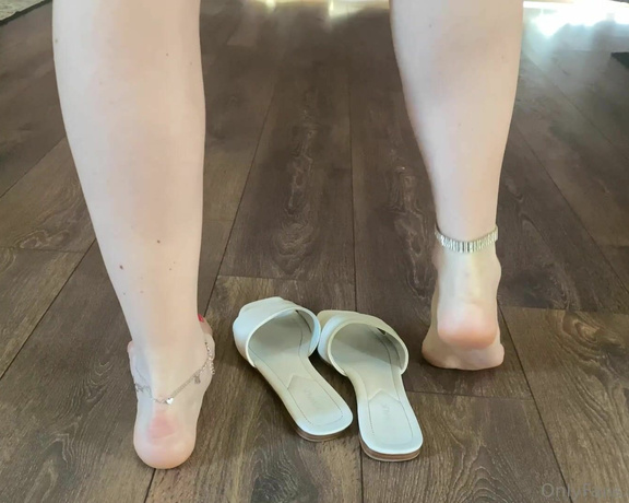 Inga_llery aka inga_llery Foot Fetish - 07-26-2023 OnlyFans Video - Some soles