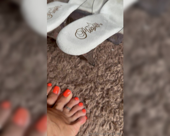 Inga_llery aka inga_llery Foot Fetish - 10-20-2023 OnlyFans Video - Today i posted a lot videos  yes they are short but i think you must