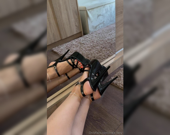 Inga_llery aka inga_llery Foot Fetish - 10-18-2023 OnlyFans Video - Some short clips from filming