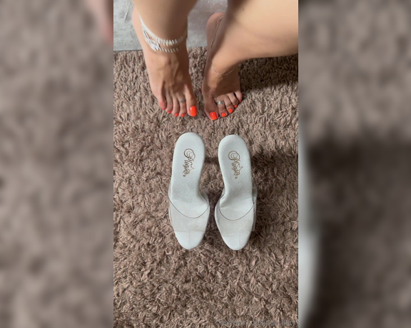 Inga_llery aka inga_llery Foot Fetish - 10-20-2023 OnlyFans Video - Today i posted a lot videos  yes they are short but i think you must