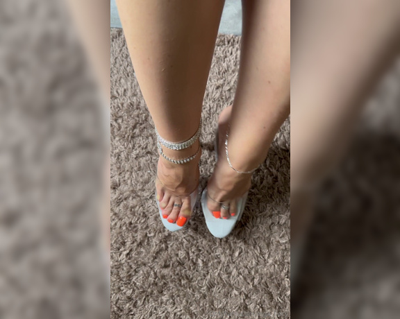 Inga_llery aka inga_llery Foot Fetish - 10-20-2023 OnlyFans Video - Today i posted a lot videos  yes they are short but i think you must