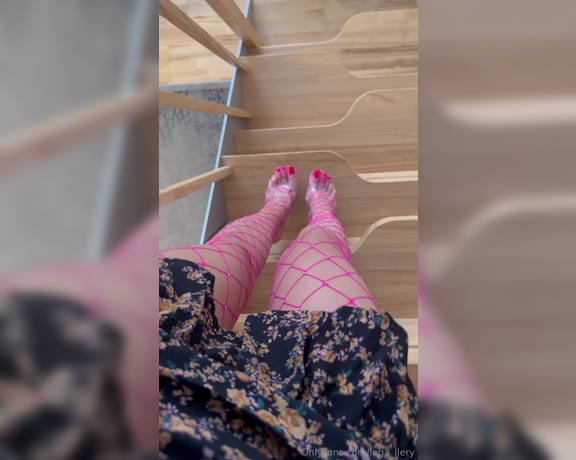 Inga_llery aka inga_llery Foot Fetish - 12-25-2023 OnlyFans Video - Merry Christmas