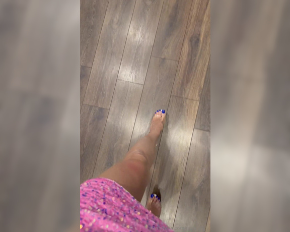 Inga_llery aka inga_llery Foot Fetish - 02-26-2024 OnlyFans Video - Monday is not friday but i will share with you nice custom from my archive