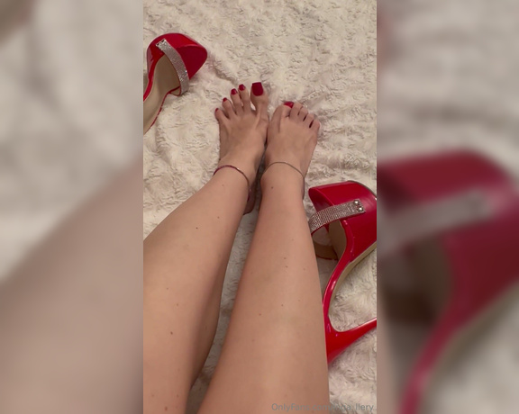 Inga_llery aka inga_llery Foot Fetish - 05-25-2024 OnlyFans Video - Have a good weekend