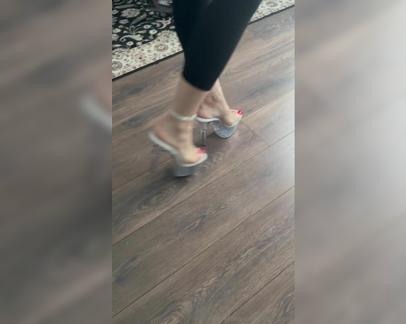 Inga_llery aka inga_llery Foot Fetish - 02-20-2024 OnlyFans Video - Have a good tuesday evening