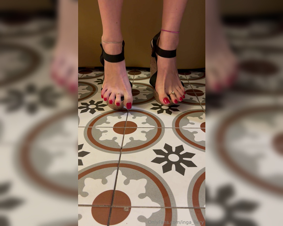 Inga_llery aka inga_llery Foot Fetish - 05-27-2024 OnlyFans Video - Wedges on, toes out